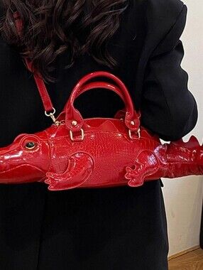 🐊🐊🐊Red Crocodile Shaped Patent Leather Handbag w/strap Novelty Statement!